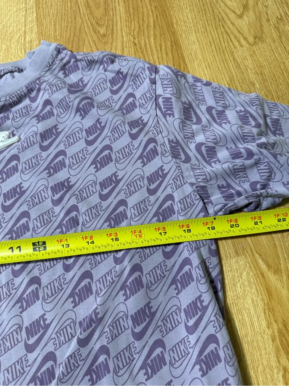 The Nike Tee Womens Medium Purple Loose Fit Short Sleeve  - Size S